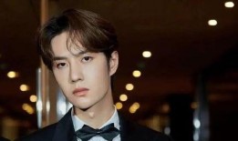 李一桐爆料圈内男星PUA女友,男星陷女友操控风波